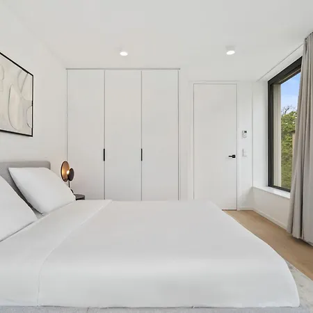 Stylish Downtown Escape With Comforts Lägenhet *
