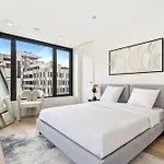 דירה Stylish Downtown Escape With Comforts *