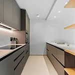 Stylish Downtown Escape With Comforts