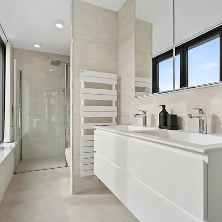 Stylish Downtown Escape With Comforts * Luxembourg