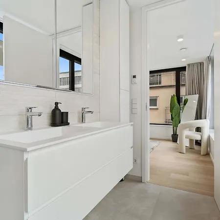 Stylish Downtown Escape With Comforts Lejlighed Luxembourg By