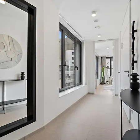 Park-view 1-bedroom Apartment, Haute,