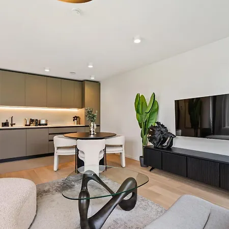 Stylish Downtown Escape With Comforts * Luxembourg By