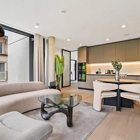 Stylish Downtown Escape With Comforts