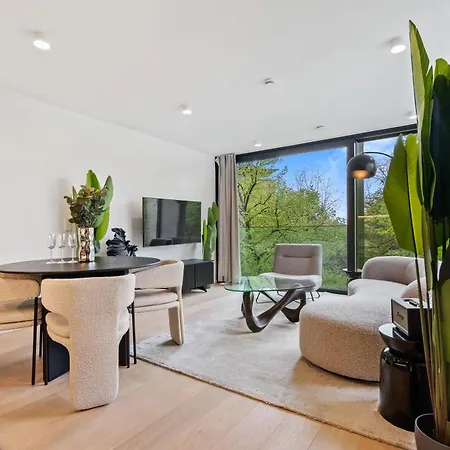 Stylish Downtown Escape With Comforts Appartamento *