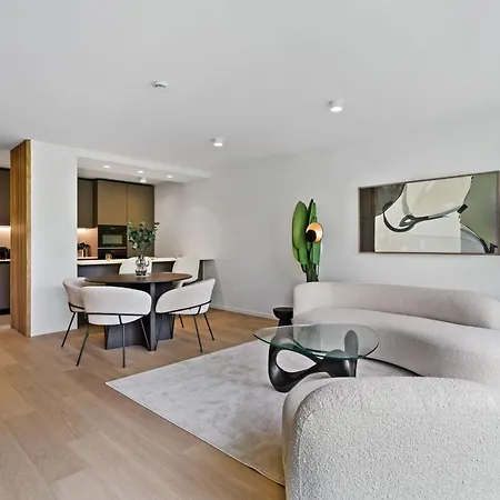 Appartement Stylish Downtown Escape With Comforts *