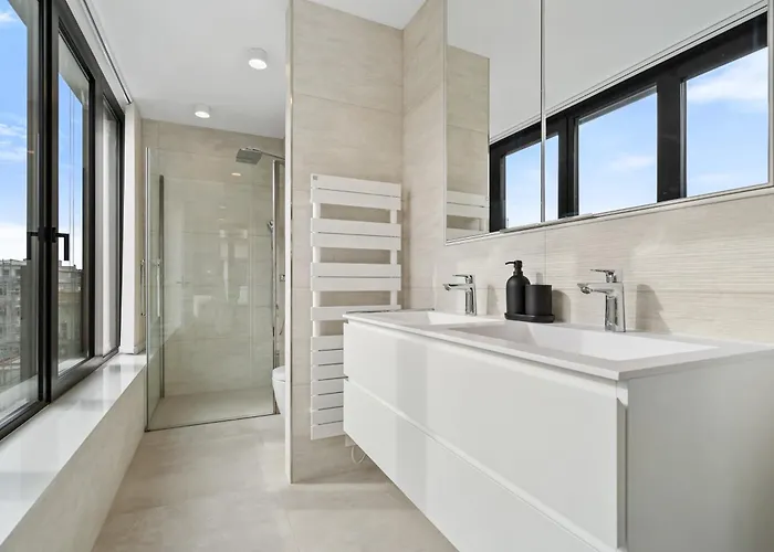 Stylish Downtown Escape With Comforts * Lüksemburg