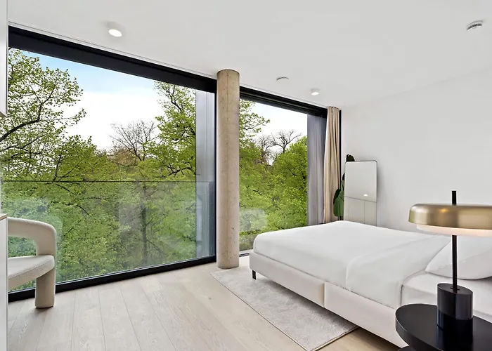 Daire Stylish Downtown Escape With Comforts