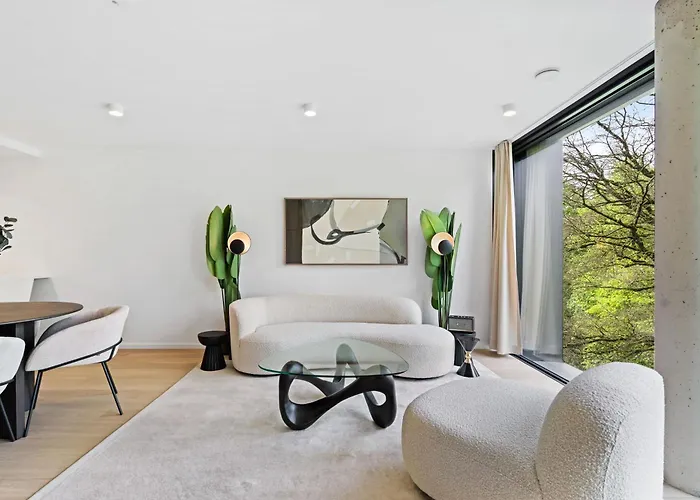 Stylish Downtown Escape With Comforts