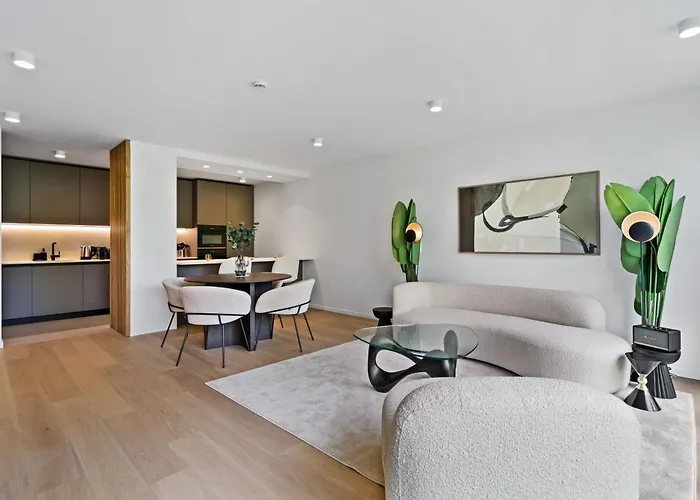 Apartamento Stylish Downtown Escape With Comforts *