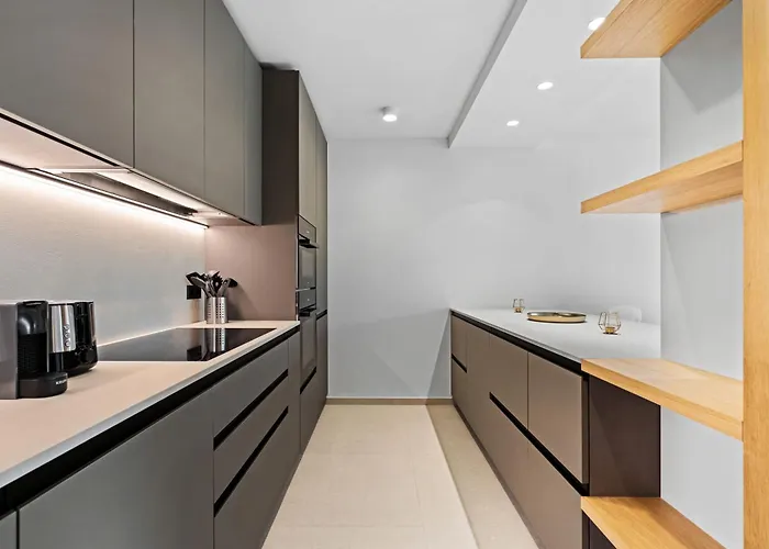 Stylish Downtown Escape With Comforts