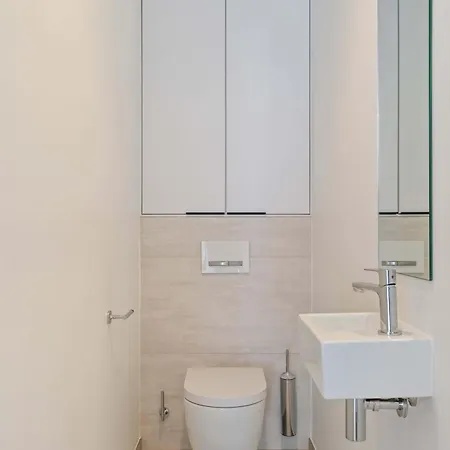 Stylish Downtown Escape With Comforts