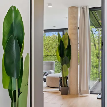 Stylish Downtown Escape With Comforts Apartment Luxemburg